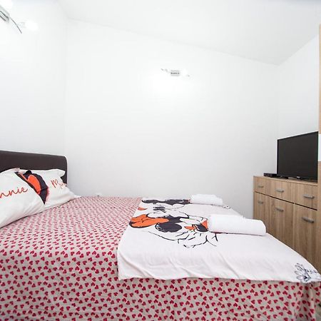 Lana Apartment เพรอชานิ ภายนอก รูปภาพ